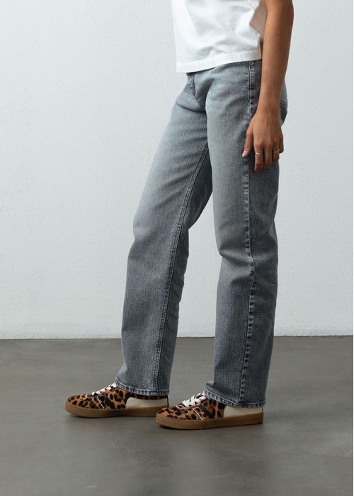 Jean Straight tono gris