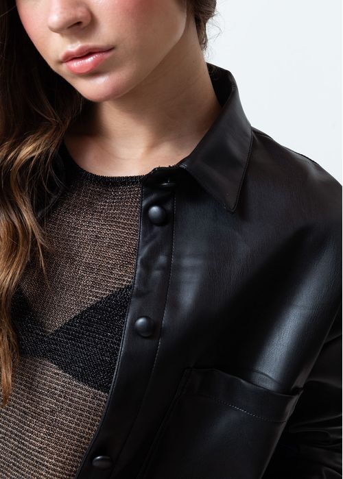 Chaqueta en tela tipo cuero