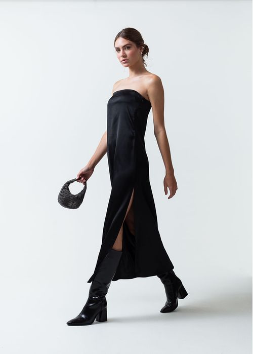 Vestido Strapless de tela fluida