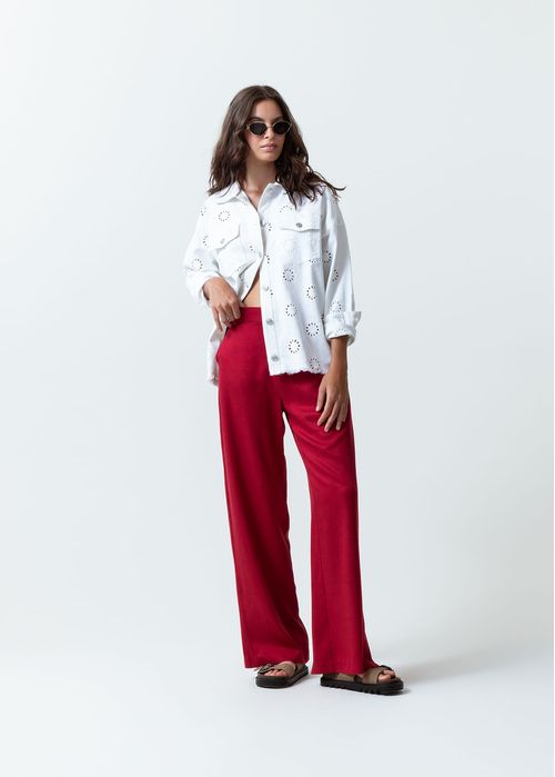 Chaqueta con detalles desagujados