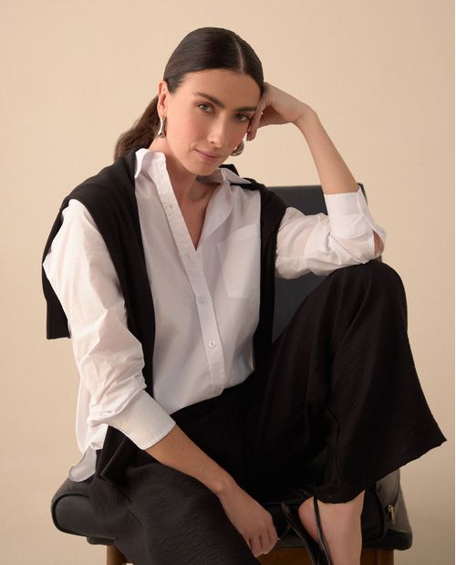 Camise de ruedo curvo para mujer