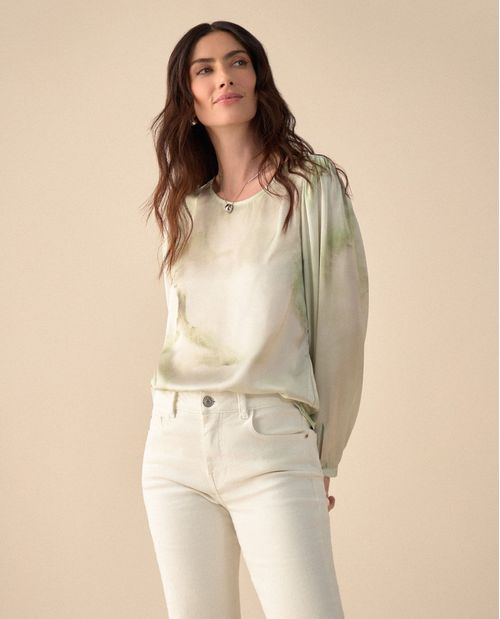 Camisa en tela tipo satín para mujer