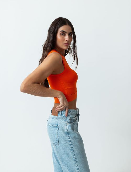 Camiseta tejida tipo crop