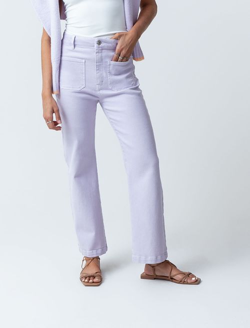 Pantalón con bolsillos de parche