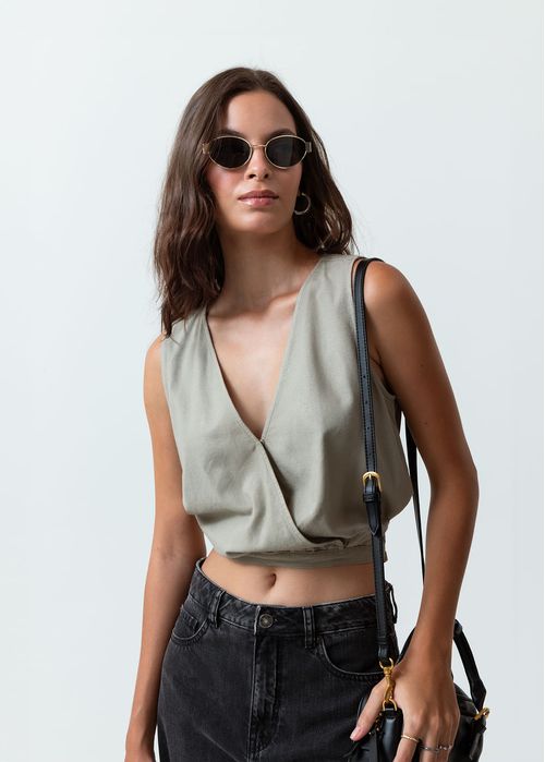 Camisa de escote en V