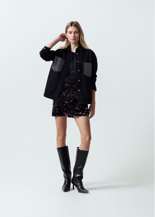 Chaqueta con apliques en bolsillos