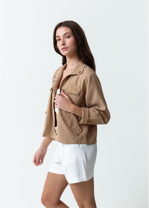 Chaqueta con bolsillos de parche