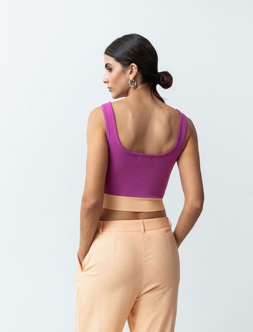 Camiseta tejida tipo crop