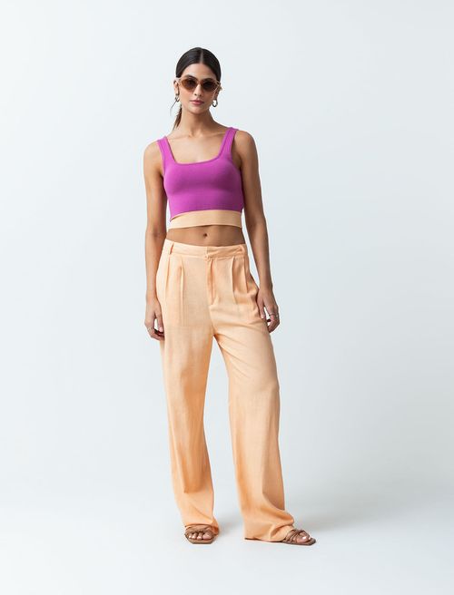 Camiseta tejida tipo crop