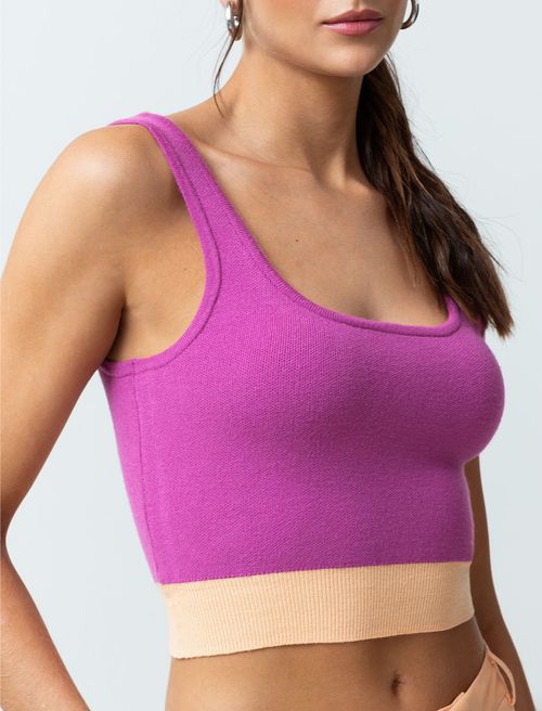 Camiseta tejida tipo crop
