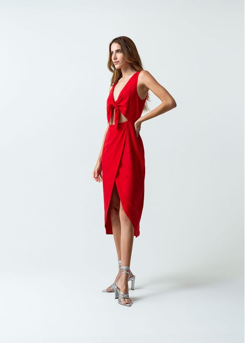 Vestido con detalle anudado en frente