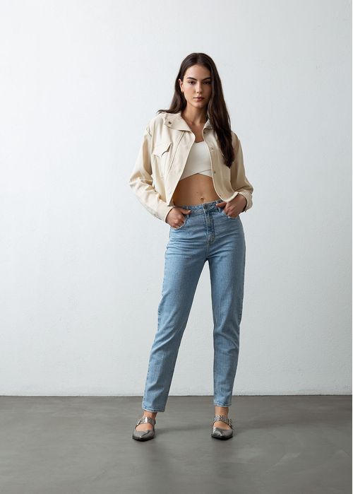 Jean Mom fit con arrugas 3D