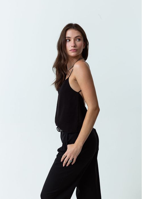 Camisa con espalda descubierta