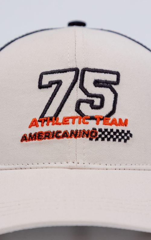 Gorra Trucker con bordado en frente para hombre