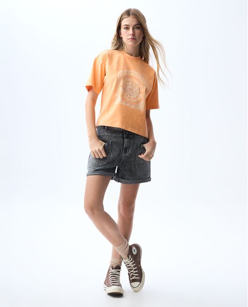 Camiseta con estampado y detalles bordados para mujer