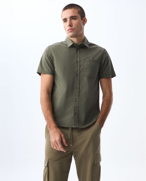 Camisa manga corta con bolsillo de parche para hombre