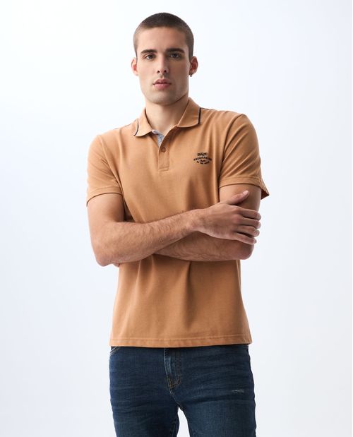 Polo con bordado en punto corazón para hombre