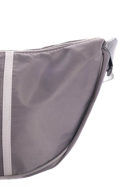 Bolso deportivo con asa y cargadera
