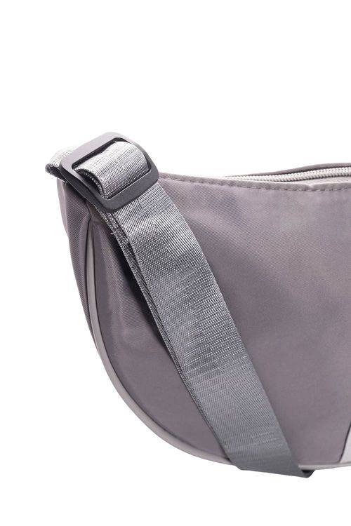Bolso deportivo con asa y cargadera