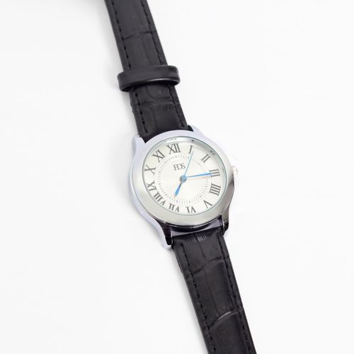 Reloj Romano Tipo Cuero Negro Liso