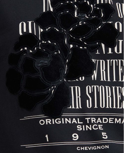 Camiseta Estampada con Detalles Bordados para Mujer