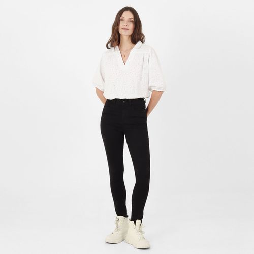 Jean Tiro Medio Bota Skinny