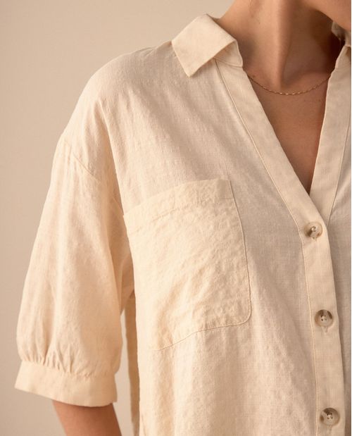 Camisa con mini escote en V para mujer