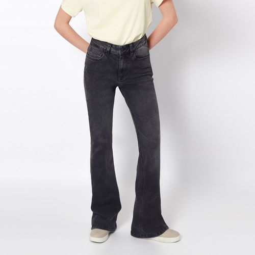 Jean Tiro Alto Bota Flare