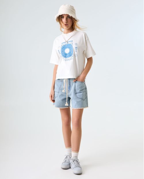 Camiseta estampada con costuras expuestas para mujer