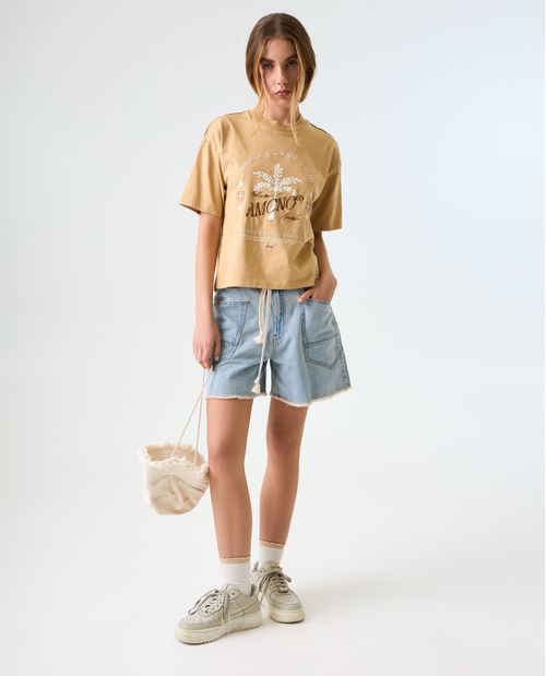 Camiseta estampada con costuras expuestas para mujer
