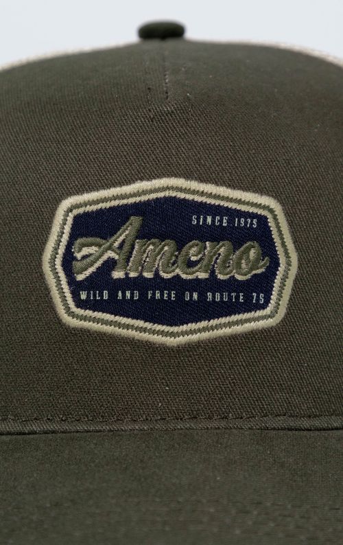 Gorra Trucker con aplique bordado para hombre