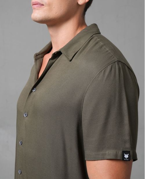 Camisa de botones para hombre