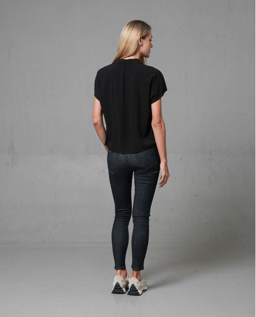 Camisa de manga corta rodada para mujer