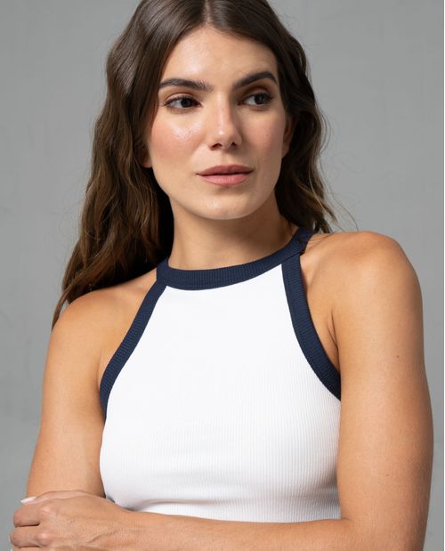 Camiseta crop tipo halter con sesgos al contraste para mujer