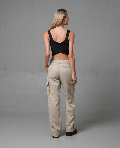Camiseta crop con espalda cruzada para mujer