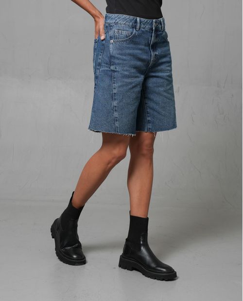 Short amplio con ruedo al corte para mujer