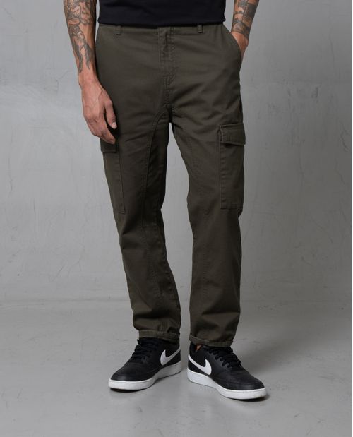 Pantalón tipo cargo para hombre