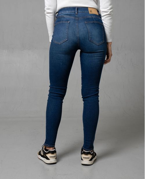 Jean magic up ajustado para mujer