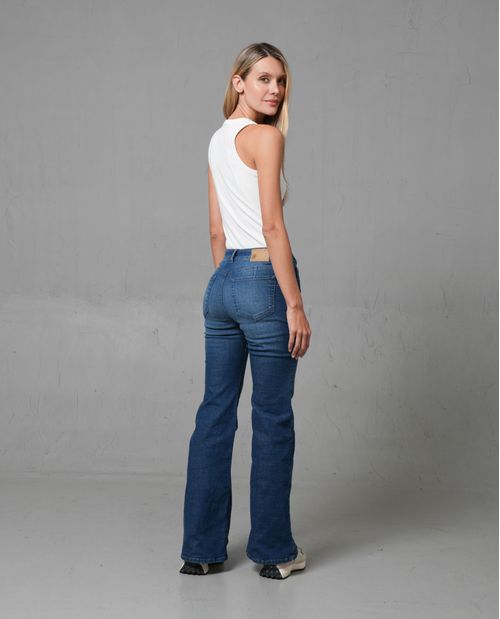 Jean Magic Up con bota flare para mujer