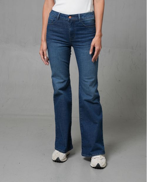 Jean Magic Up con bota flare para mujer