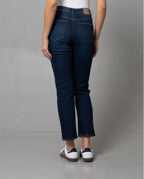 Jean Straight en denim tono oscuro para mujer