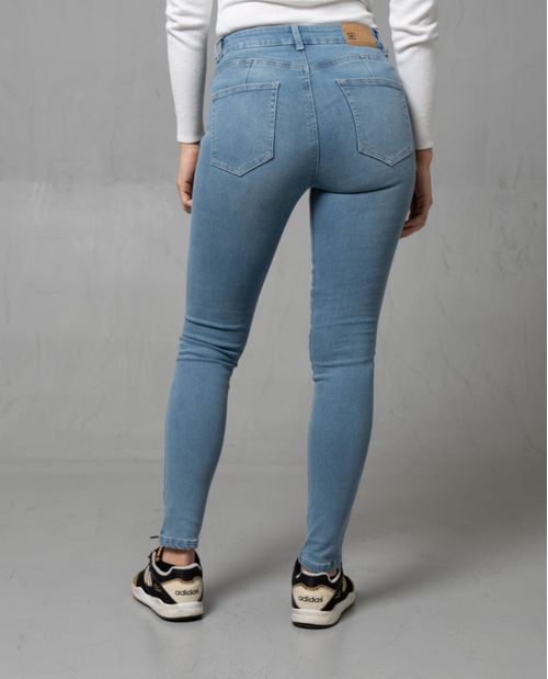Jean magic up ajustado para mujer