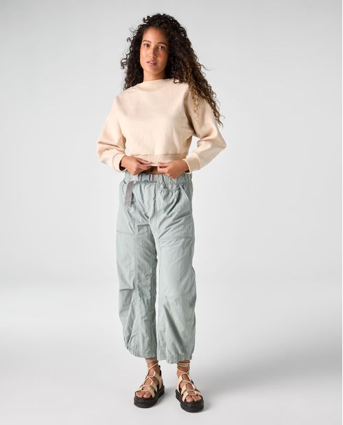 Buzo crop con bordado en punto corazón para mujer