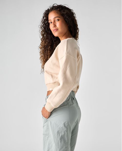 Buzo crop con bordado en punto corazón para mujer