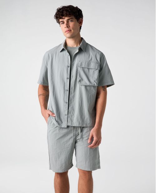 Camisa manga corta amplia para hombre