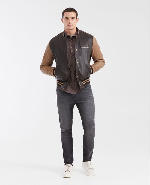 Jean Straight Fit Tiro Medio Bota Slim Color Negro Mate para Hombre