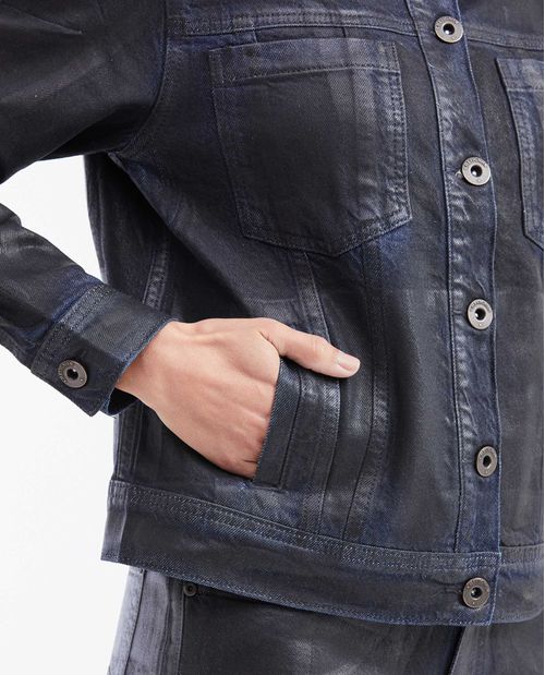 Chaqueta en Denim Azul Claro con Efecto Resinado Straight Fit para Mujer