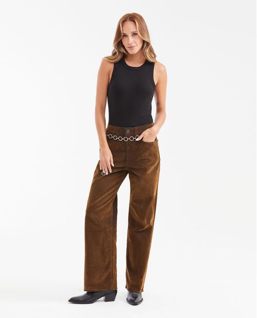 Jean Straight Fit Tiro Alto Bota Relaxed Color Café para Mujer