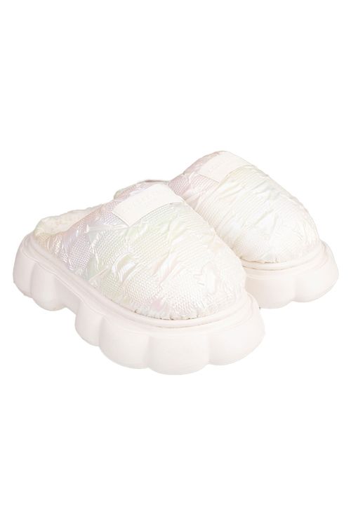 Pantuflas con diseños brillantes