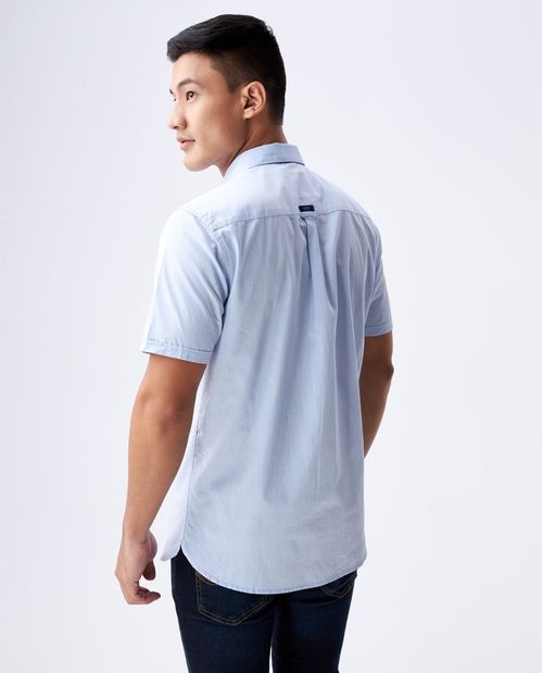 Camisa con botones para hombre